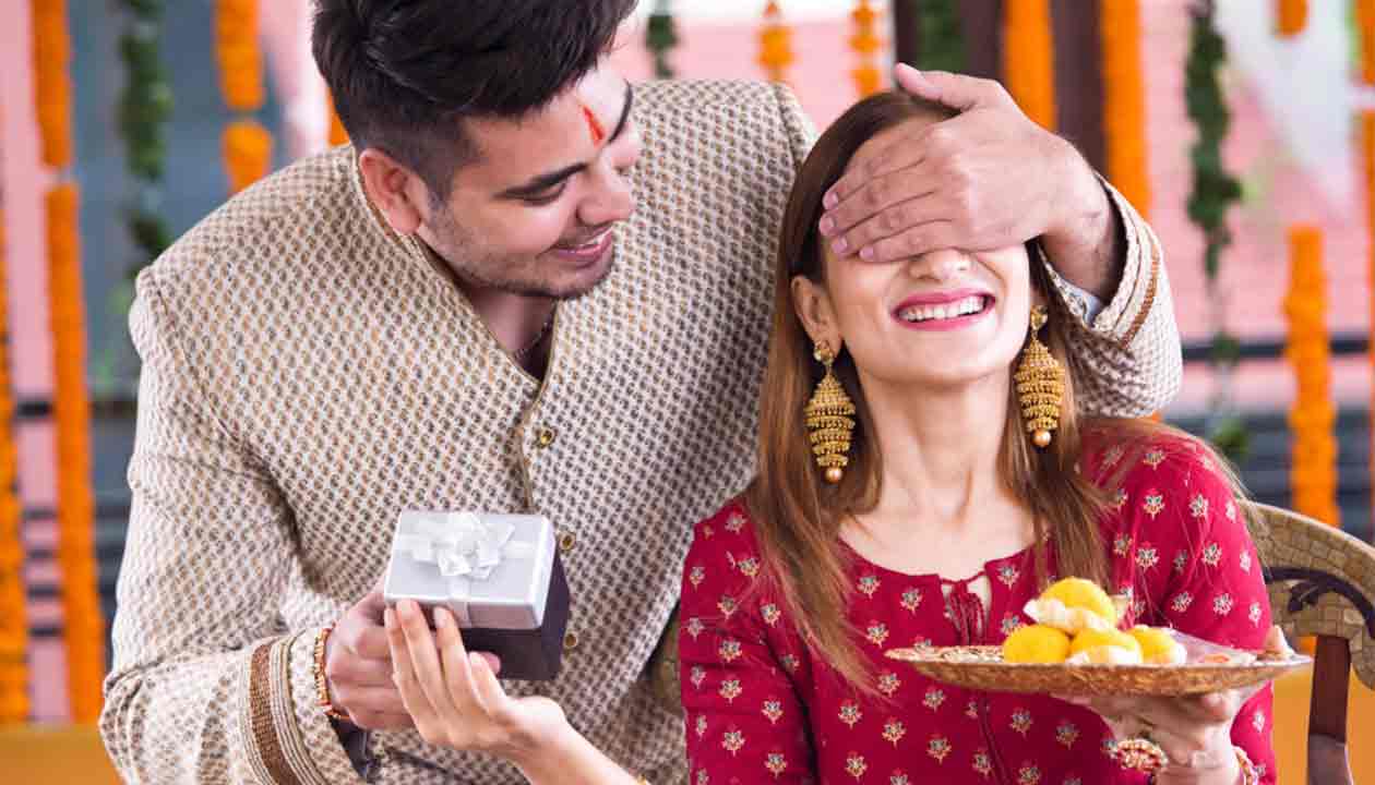 Best Rakhi Gift Ideas for Married Sisters- Choose the best gift