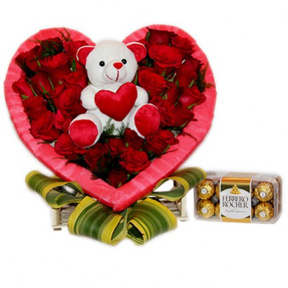 Rose Gift Box in Downey, CA | Downey Chapel Florist